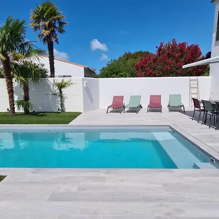 De Charme Avec Piscine Chauffee Au Centre Village *